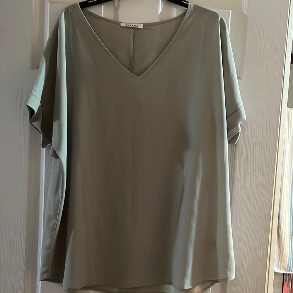 Zinnia V-Neck Short Sleeve Top in Sage